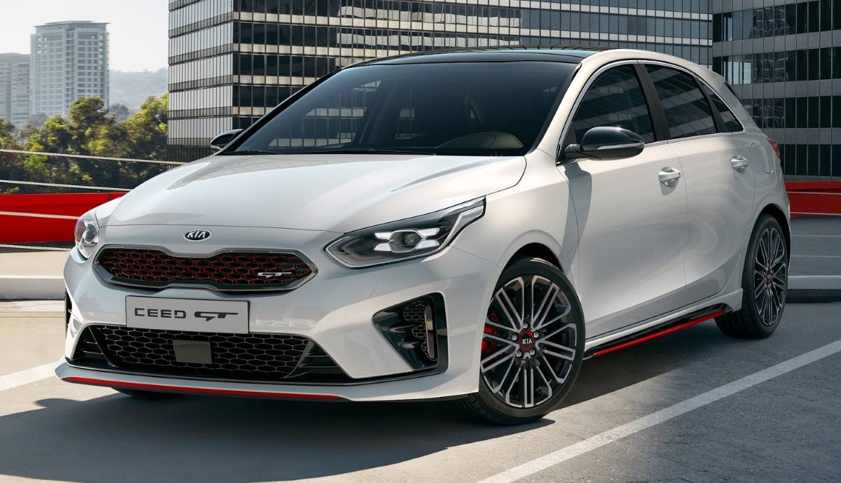 Kia Ceed estacionado en Autoclau, Terrassa, durante el duplicado de su llave.