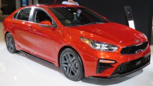 Kia Cerato estacionado en Autoclau, Terrassa, durante el servicio de duplicado de llave.